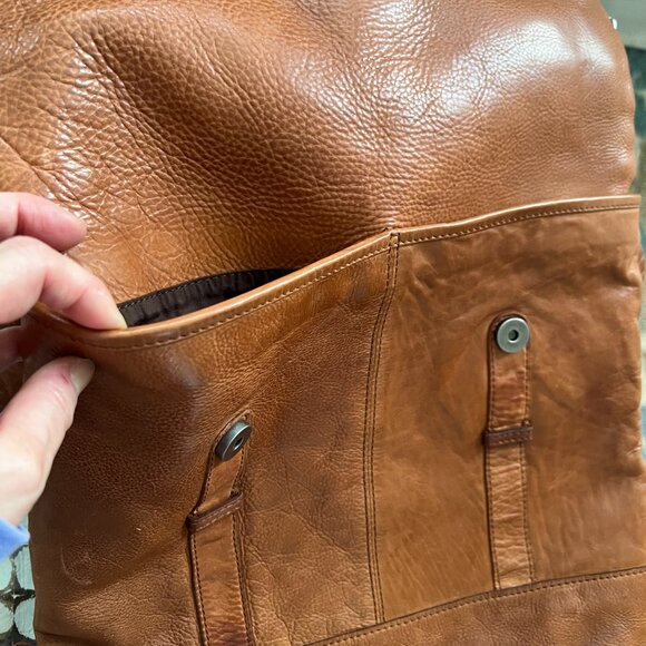 Vilenca Holland Large Leather Backpack - Picture 8 of 10